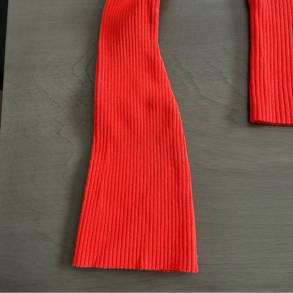 H&M Bold Red Ribbed Top - Picture 3 of 4